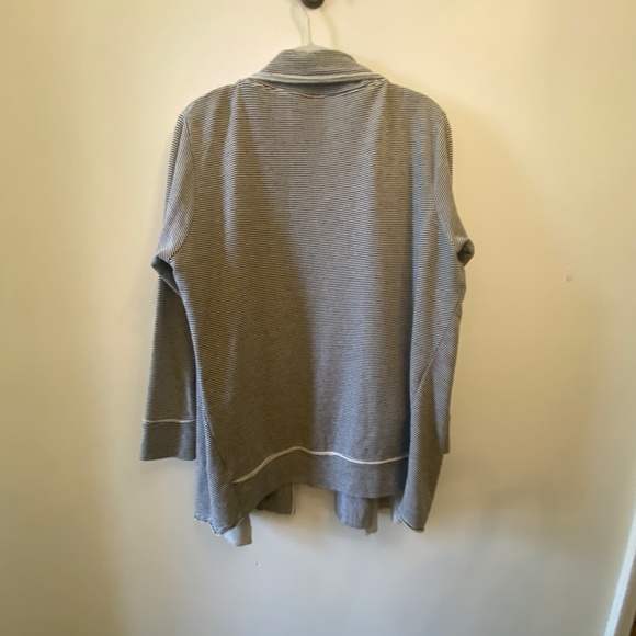 Dolan soft knit Cardigan with pockets - Picture 4 of 5